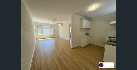 Centrally Located One Bedroom Apartment! - Photo 2