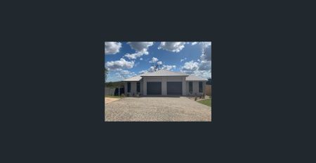 Spacious Split Level Home in Glenvale! - Photo 2