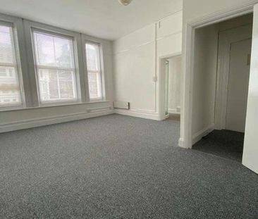 Howard Square, Eastbourne, BN21 - Photo 3