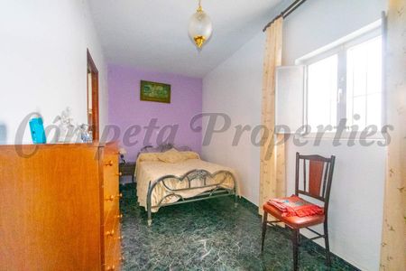 Townhouse in Canillas de Albaida, Inland Andalucia at the foot of the mountains - Photo 4