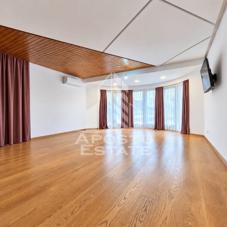 Vila generoasa,ideala pentru clinica ,zona Via Carmina - Photo 1