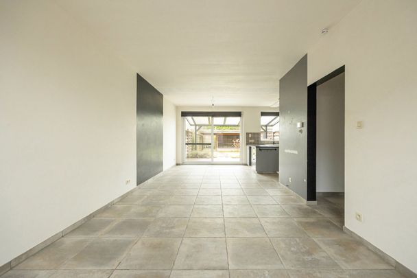 Gezellige gezinswoning met 3 slaapkamers, bureau en gezellige tuin - Photo 1