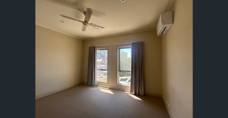 Spacious Townhouse in a great location - Photo 4