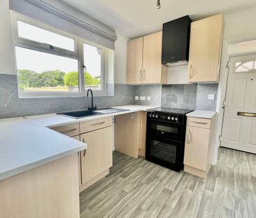 2 bedroom semi-detached bungalow to rent - Photo 6