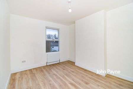 Flat to rent - Aldeburgh Street, London, SE10 - Photo 3