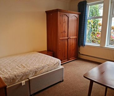 4 bedroom detached house to rent - Photo 3