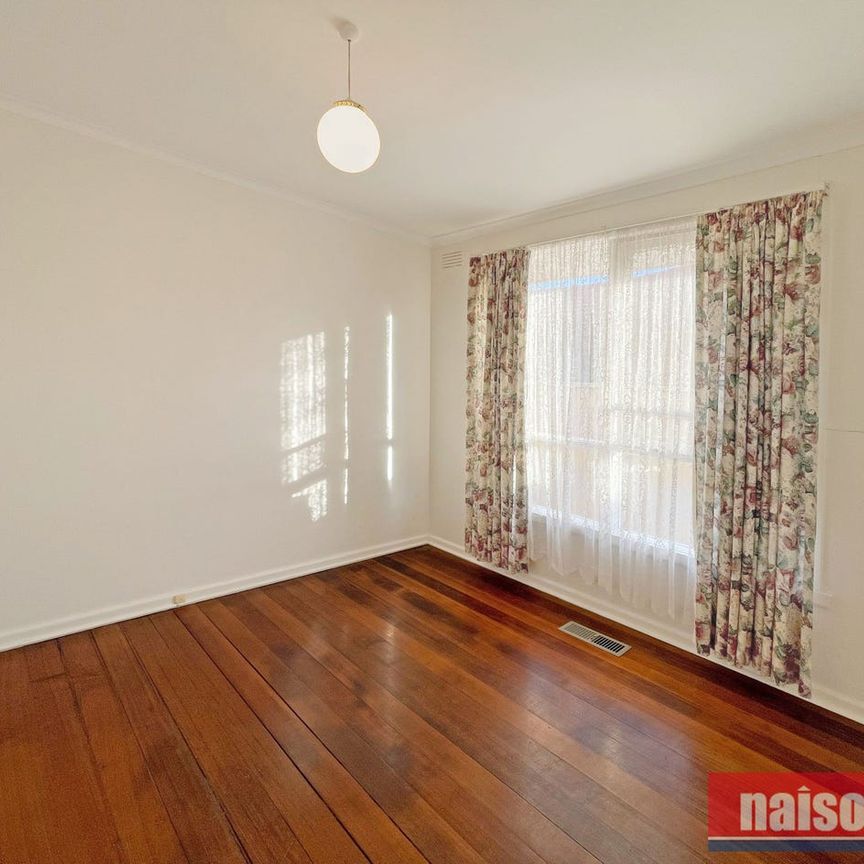 Spotless 3 bedroom residence - Photo 1