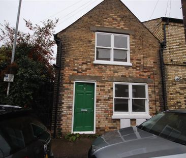 2 bedroom semi-detached house to rent - Photo 2
