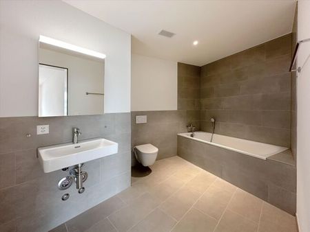 Modern and high-quality apartment in a quiet neighborhood - Photo 4