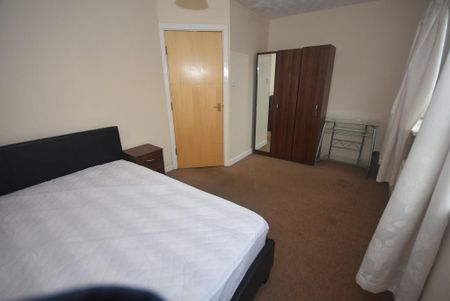 4 bedroom townhouse to rent - Photo 4