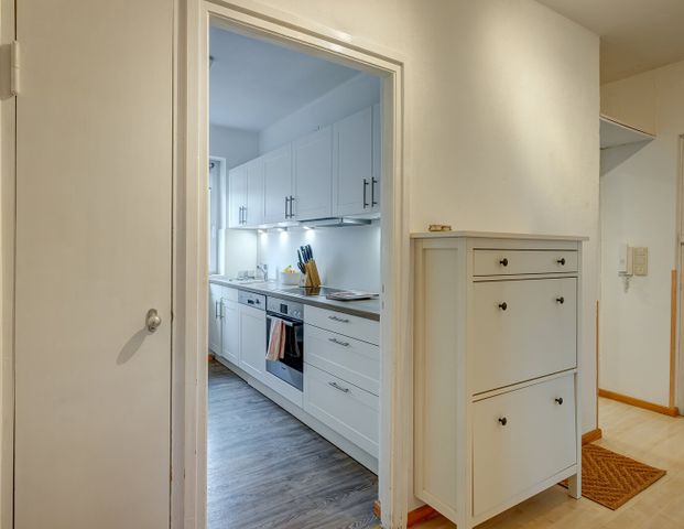 Charming apartment with balcony, mostly new furniture - Foto 1