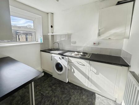 3 bedroom apartment to rent - Photo 3