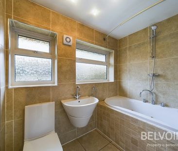 Town house to rent on - Photo 2