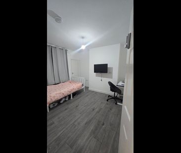 Room in a Shared House, .., CV6 - Photo 3