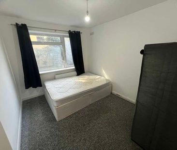 Bellevue Road, SO15 - Photo 4