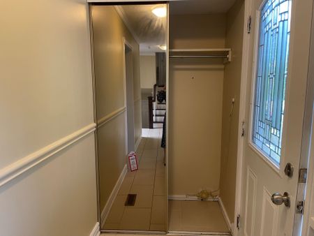 For Lease - 166 Hupfield Trail Unit# Front Unit, Toronto, Ontario - Photo 4