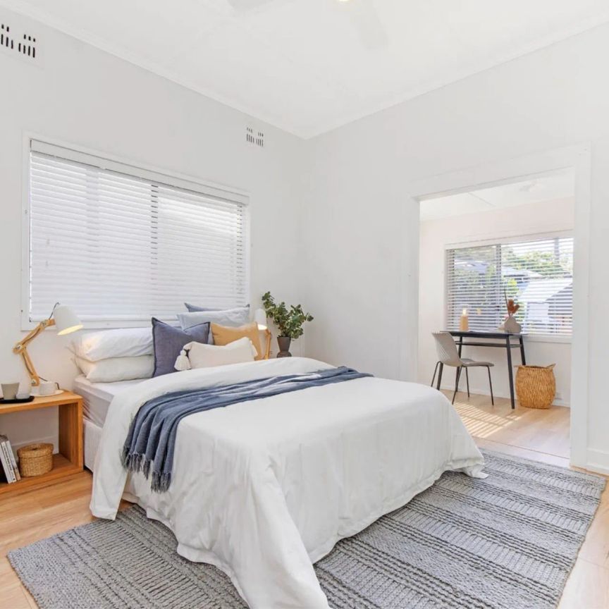 Charming generously sized cottage in the heart of the Peninsula - Photo 1