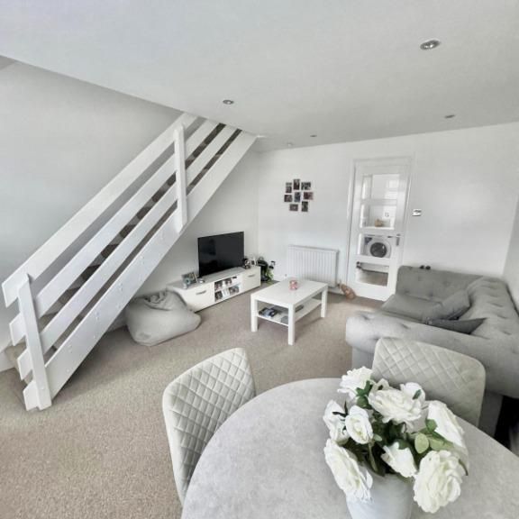 2 bedroom terraced house to rent - Photo 1