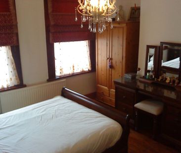 2 Bed Terraced House, Oval Rd, CR0 - Photo 3