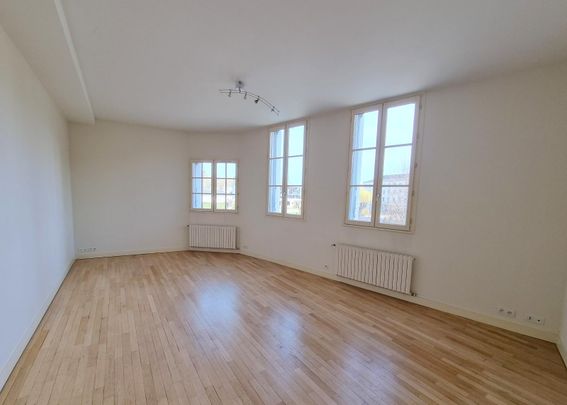 Location Appartement 3 pièces 81m² LOCHES 37600 - Photo 1