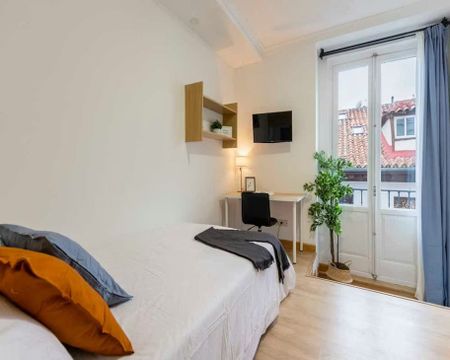 Calle de San Lorenzo, Madrid, Community of Madrid 28004 - Foto 3