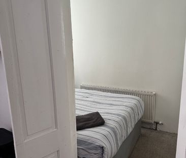 Studio Flat, Ibrox Street, G51 - Photo 4