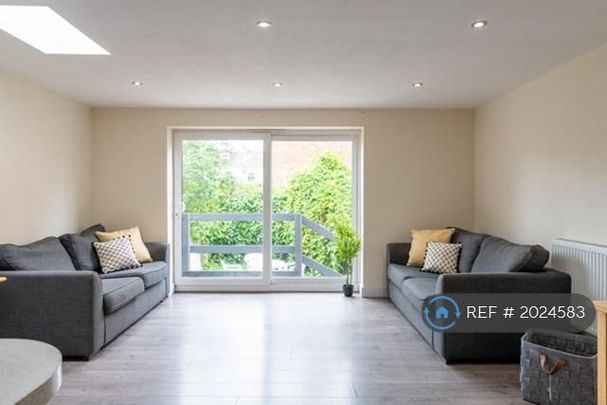 6 bedroom terraced house to rent - Photo 1