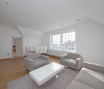 4 bedroom flat to rent - Photo 1