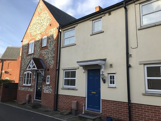 An Attractive Three Bedroom Terrace Property, Set in a Central Location within the Desirable Village of East Harling - Photo 1