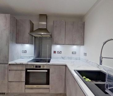 2 bedroom flat to rent - Photo 3