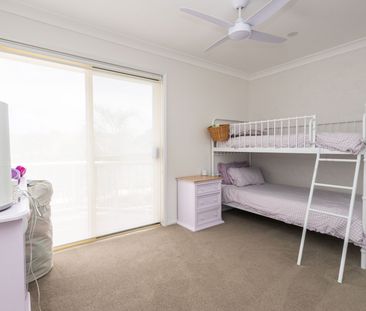 3 Bedroom townhouse with ducted air-conditioning and communal pool - Photo 2