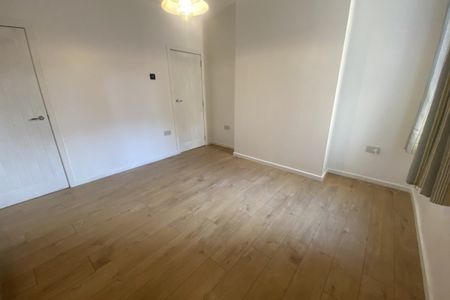 Ellerker Avenue - Photo 2