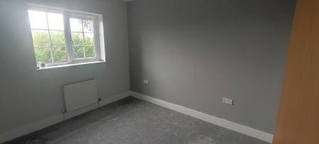 3 bed semi detached house in desirable Village Location, Leeds - Photo 2