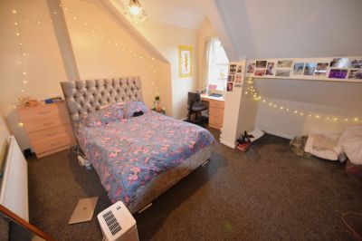 5 bedroom House in Hessle Place, Leeds - Photo 5