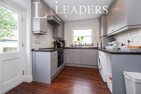 3 bedroom semi-detached to rent Hales Road Cheltenham - Photo 5
