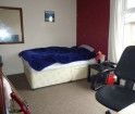 4 double bed, refurbished house, great location - Photo 1