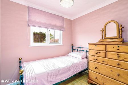 3 bedroom semi-detached house to rent - Photo 5