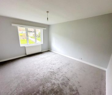 2 bedroom ground floor flat to rent - Photo 2