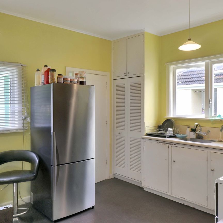 Family home - Photo 1