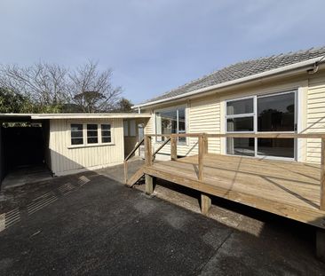 Renovated 3 Bedroom in prime location - Photo 4