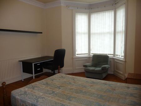 2 bedroom ground floor flat to rent - Photo 4