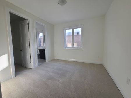 For Lease - 3246 Chimney Swift Crescent, Pickering, Ontario - Photo 5