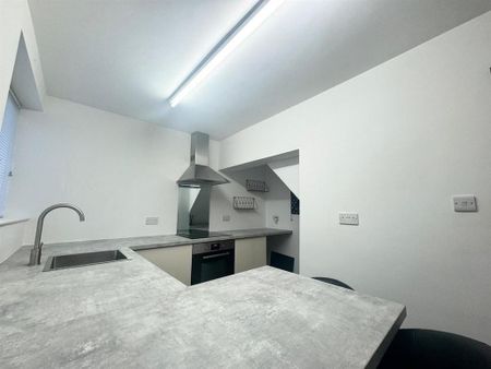 2 bedroom terraced house to rent - Photo 4