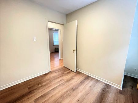 For Lease - 204 O'Connor Drive Unit# C, Toronto, Ontario - Photo 2