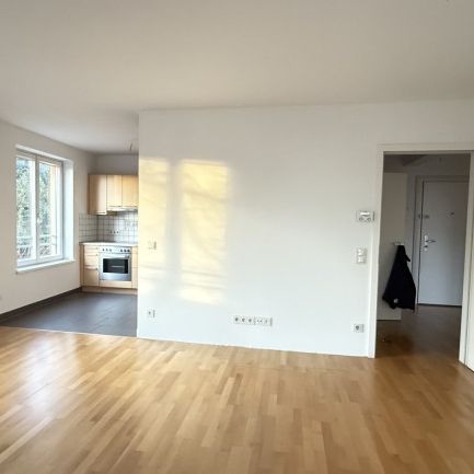 Nahe Schönbrunn: 2-Zimmer-Wohnung mit Balkon und Wintergarten, sowie ein opt. Stellplatz! - Photo 1