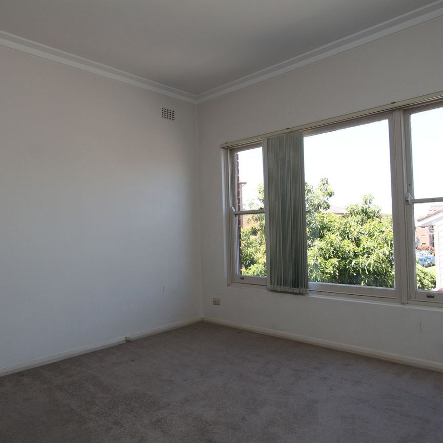 North-Facing Apartment in Prime Location - Photo 1