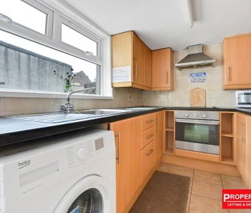 STUDENT ACCOMMODATION, 4 College Terrace, Derry/Londonderry, BT48 7NZ - Photo 1