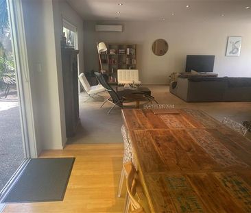 LARGE FAMIILY HOME IN ST HELIERS - Photo 3