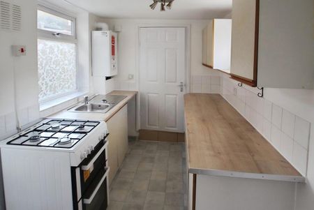 2 bedroom flat to rent - Photo 5