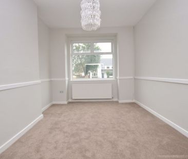 3 Bedroom Semi-Detached House - Photo 2